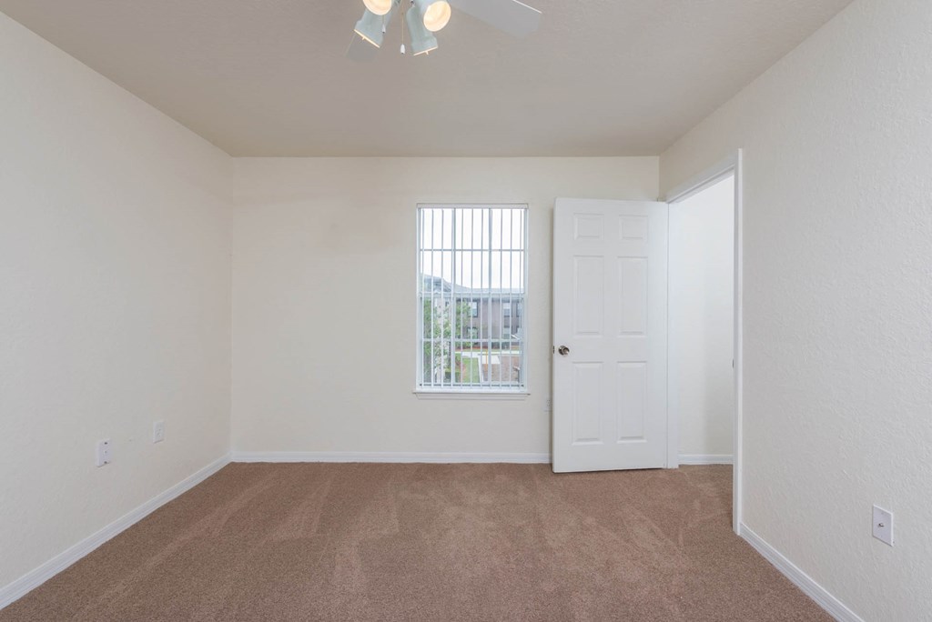 St. Cloud Village Apartments, 201 St Cloud Village Court, Kissimmee, FL